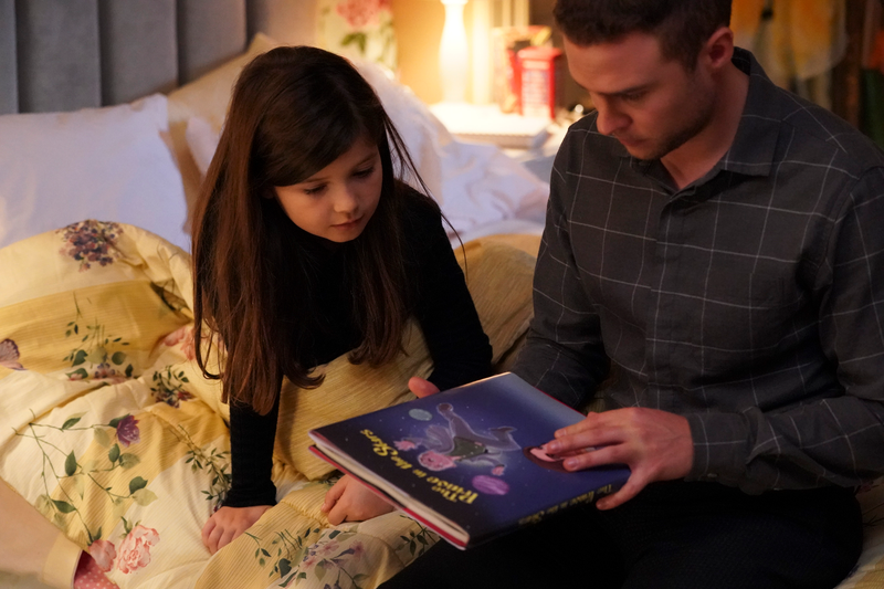 Ava Mireille, Iain De Caestecker